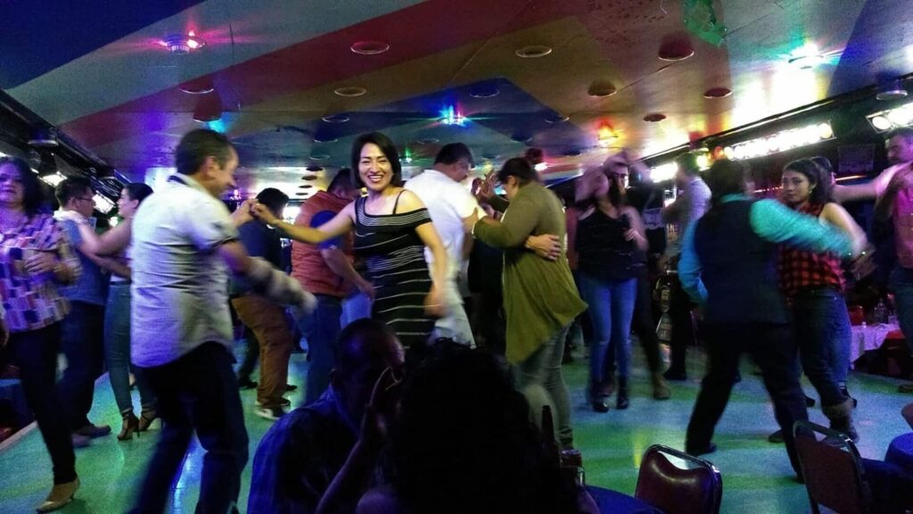 Salon4 - メキシコのプライベートツアー | MCT メキシコのダンスホール