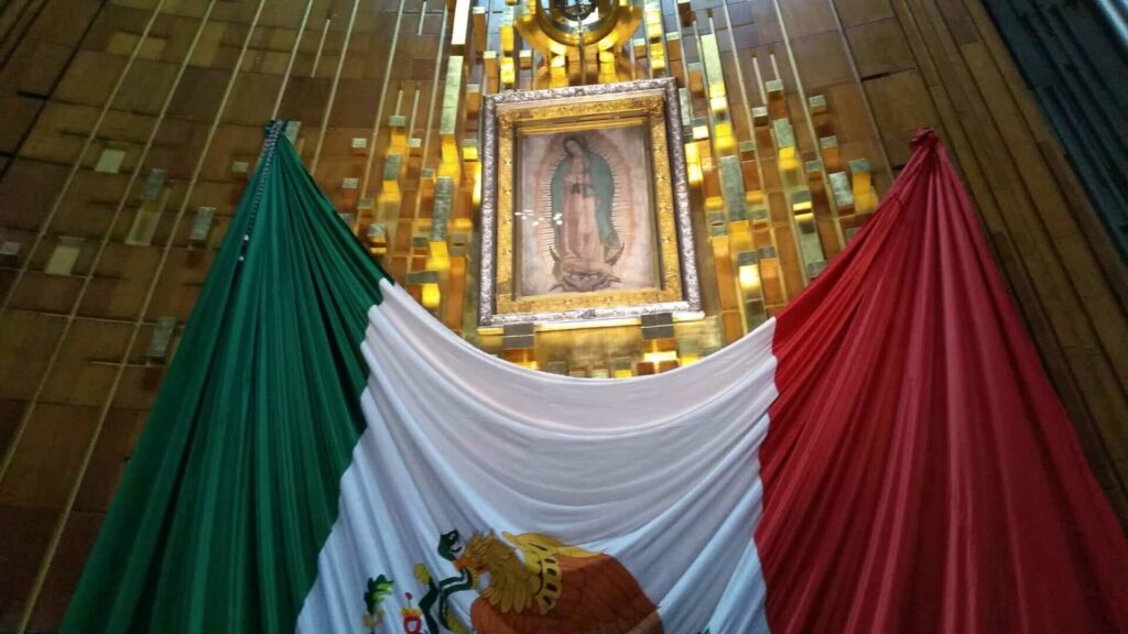 Guadalupe - メキシコのプライベートツアー | MCT グアダルーペ寺院の肖像画