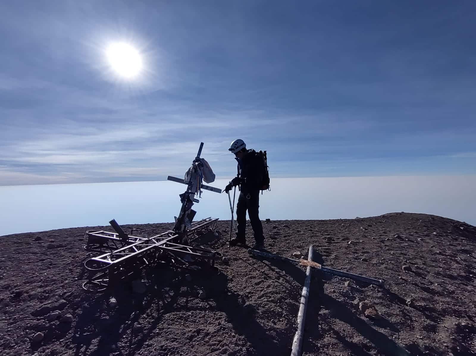 Pico15 - メキシコのプライベートツアー | MCT 高山の頂上に立つメキシコガイドの岩﨑功