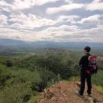 メキシコの観光ガイド岩﨑功がオアハカの自然をガイドしている