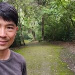 メキシコの観光ガイド岩﨑功がマヤの遺跡でガイドをしている