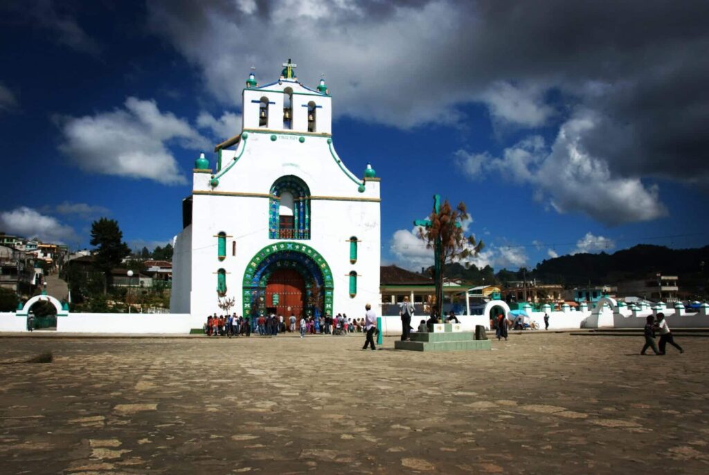 Chamula templo - メキシコのプライベートツアー | MCT メキシコのチアパス州サンフアンチャムラ