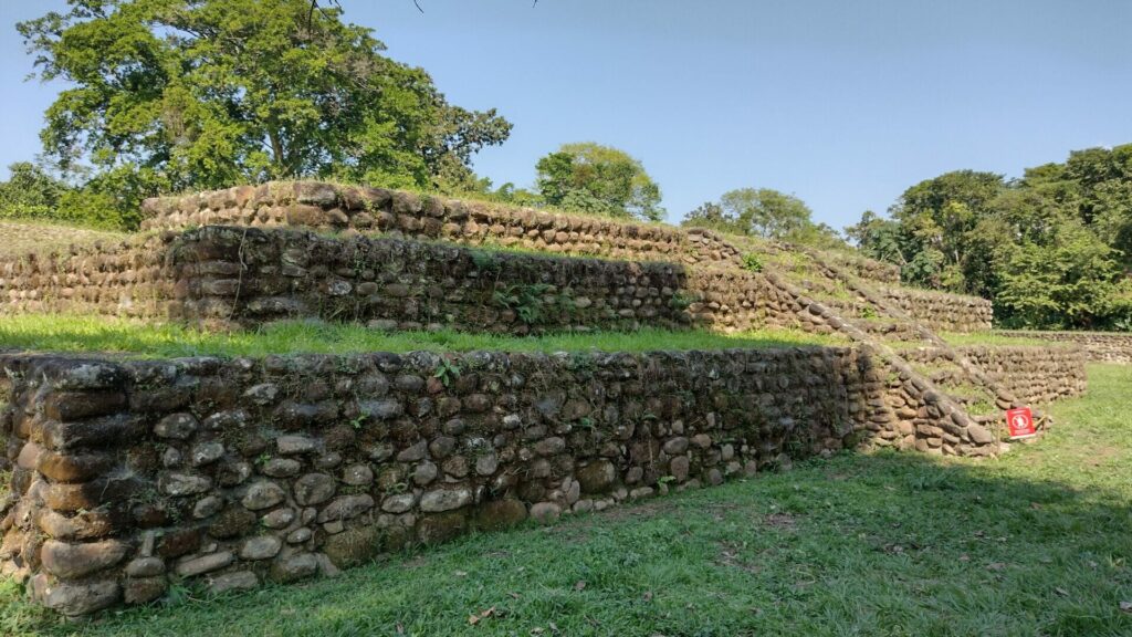 Izapa G - メキシコのプライベートツアー | MCT メキシコのイサパ遺跡