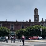 サンイポリト教会の塔が二つと修道院の建物が左にみえる