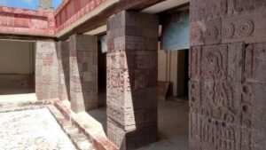 Palacio Quetzalpapalotl - メキシコのプライベートツアー | MCT テオティワカン遺跡