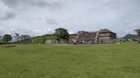 Xochicalco acropolis - メキシコのプライベートツアー | MCT