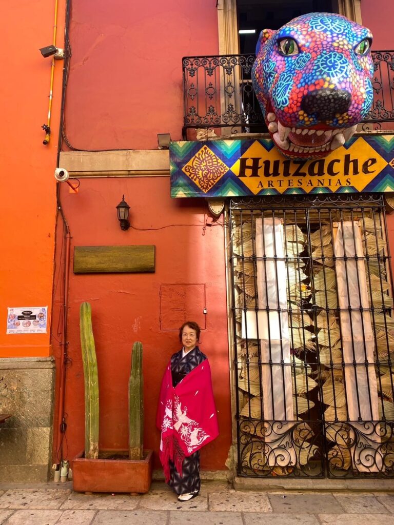 Kishimotosama Kimono - メキシコのプライベートツアー | MCT メキシコのオアハカ中心部