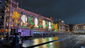 メキシコの首都メキシコシティのソカロ広場