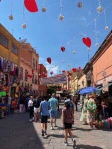 Usama8 - メキシコのプライベートツアー | MCT メキシコの世界遺産ケレタロ市中心部歴史地区の街並み