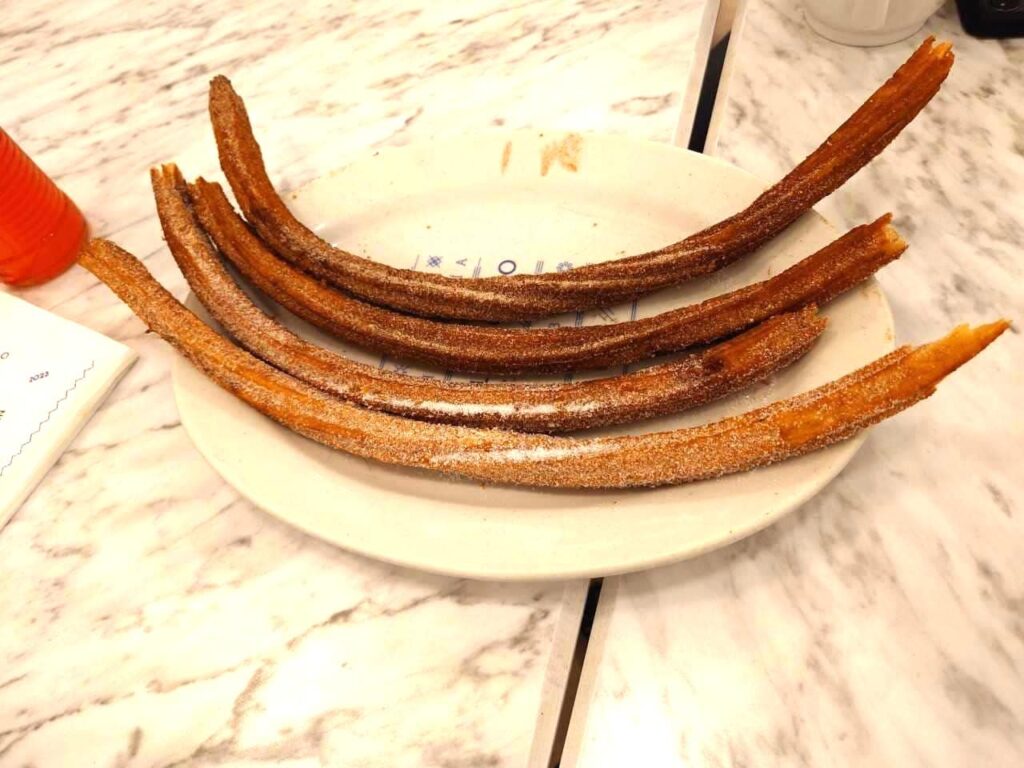 Satosama Churos - メキシコのプライベートツアー | MCT メキシコ最古のチュロス屋エルモロのチュロス