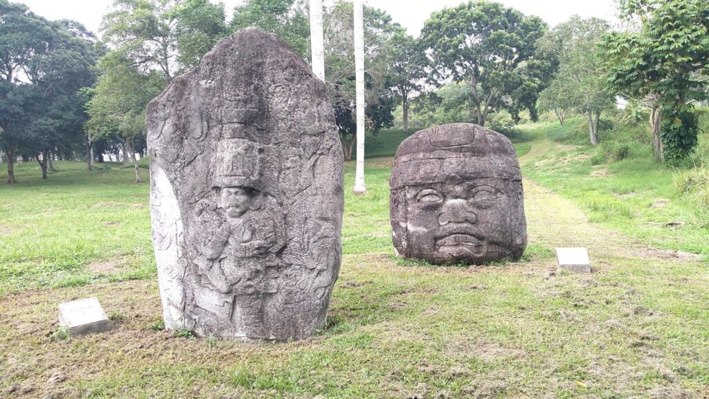 メキシコのオルメカ文化のラベンタ遺跡