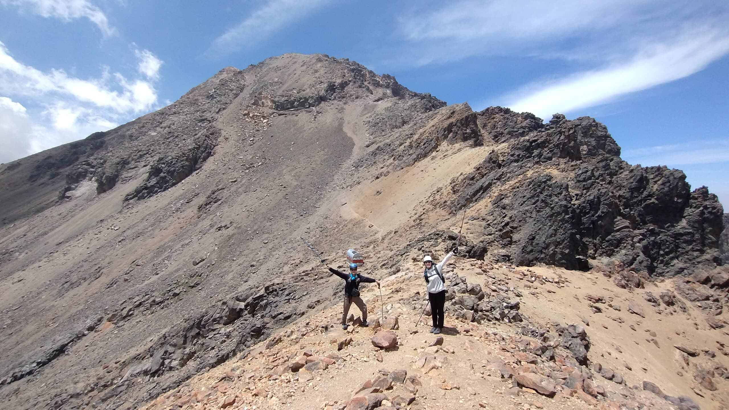 Iztac refugio Hayashisama - メキシコのプライベートツアー | MCT メキシコのイスタシワトル山