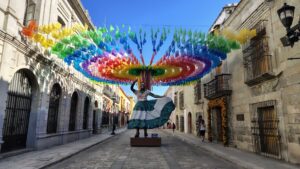 Oaxaca centro catrina - メキシコのプライベートツアー | MCT メキシコのオアハカ中心部あるガイコツ像