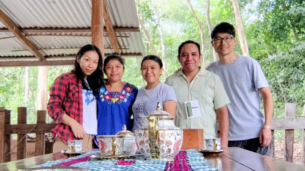 Comunidad maya gente - メキシコのプライベートツアー | MCT マヤのコミュニティーの方々