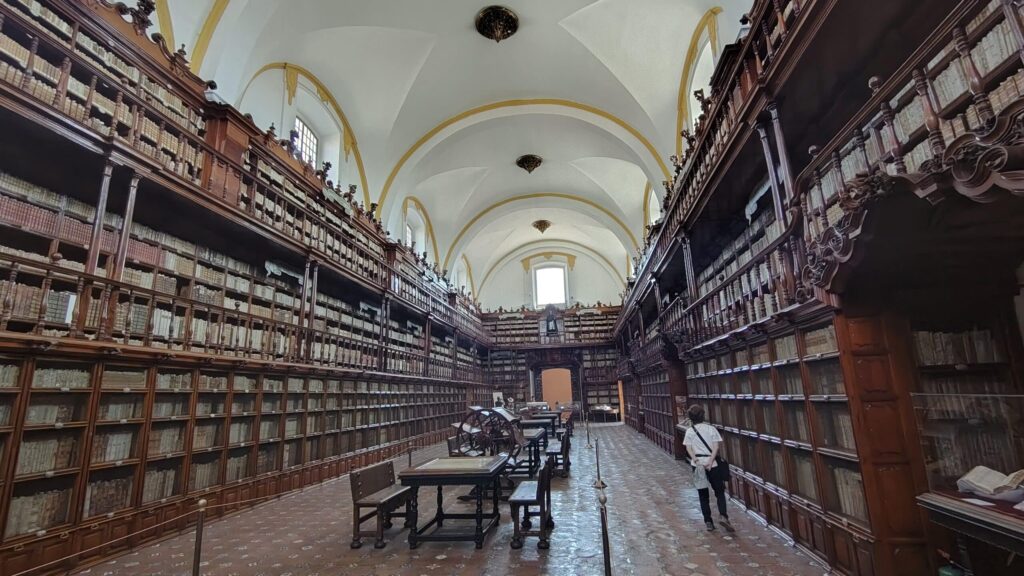 メキシコのプエブラ市にあるパラフォシナ図書館