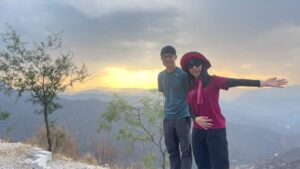 Ysama3 - メキシコのプライベートツアー | MCT 背後にオアハカの山と夕日が見える展望所